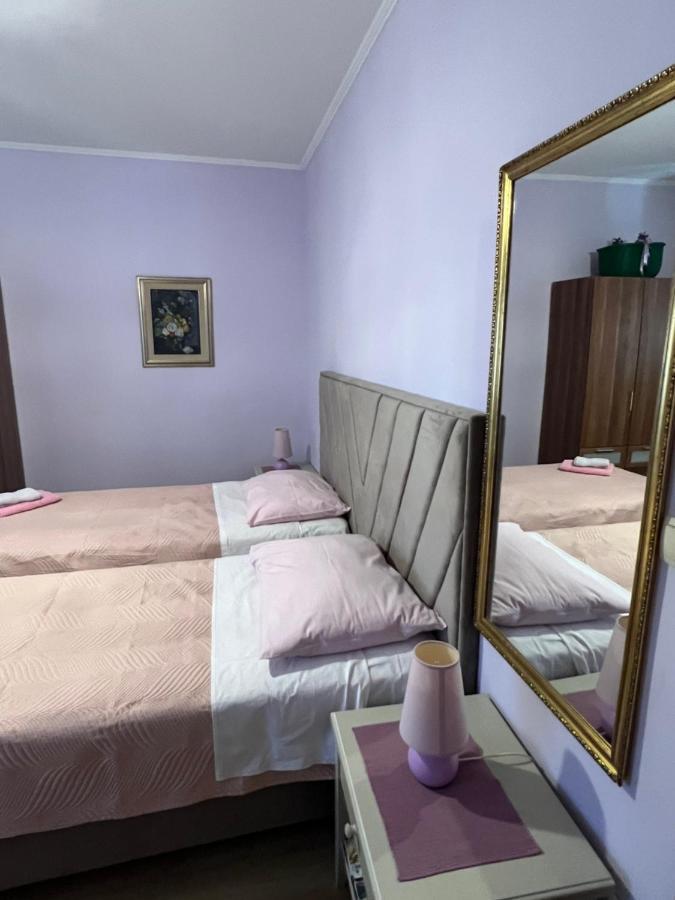 Apartament Devivi *