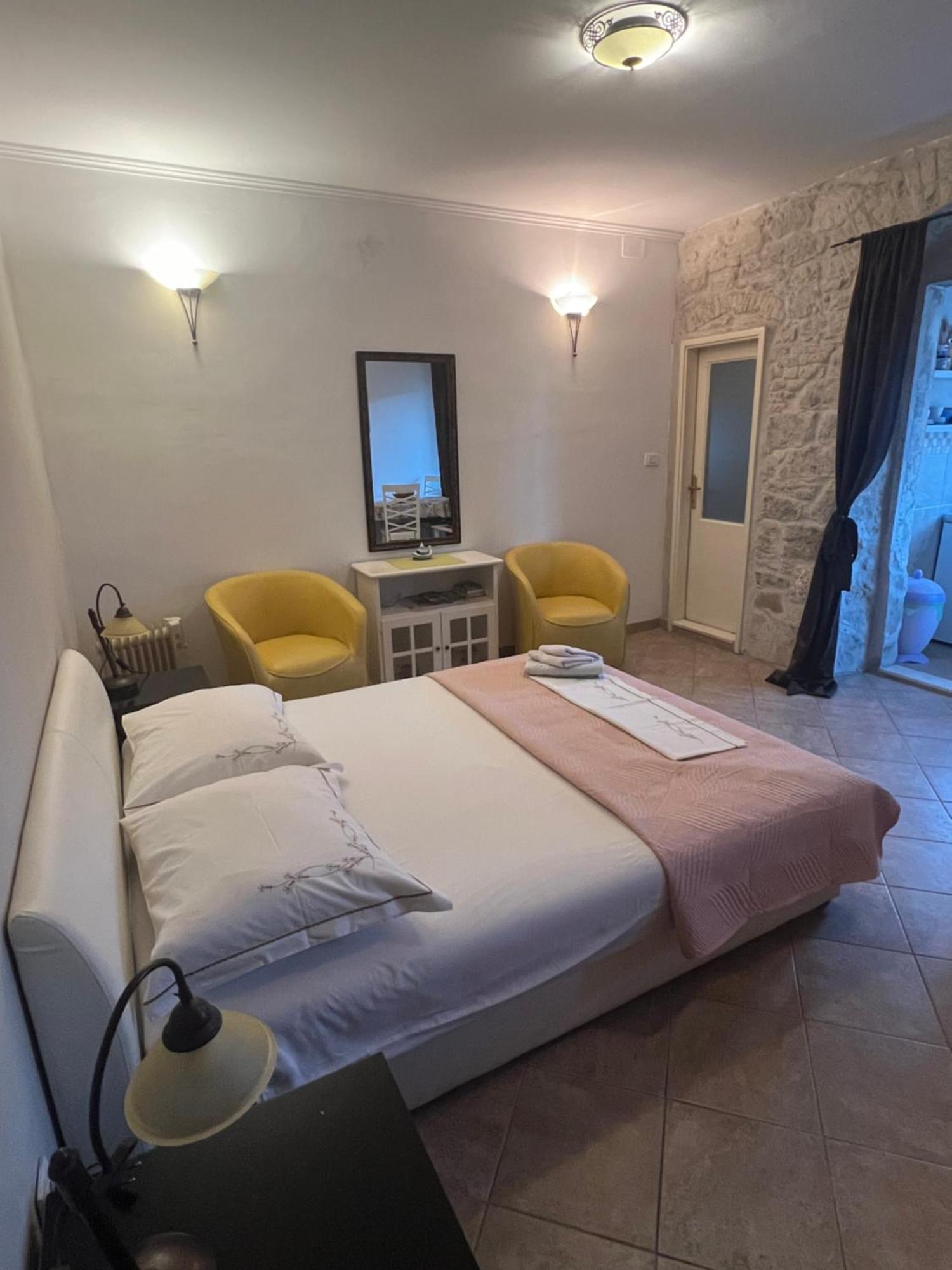 Apartament Devivi *