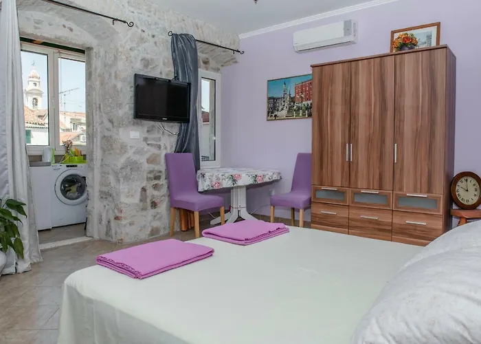 Devivi Apartments